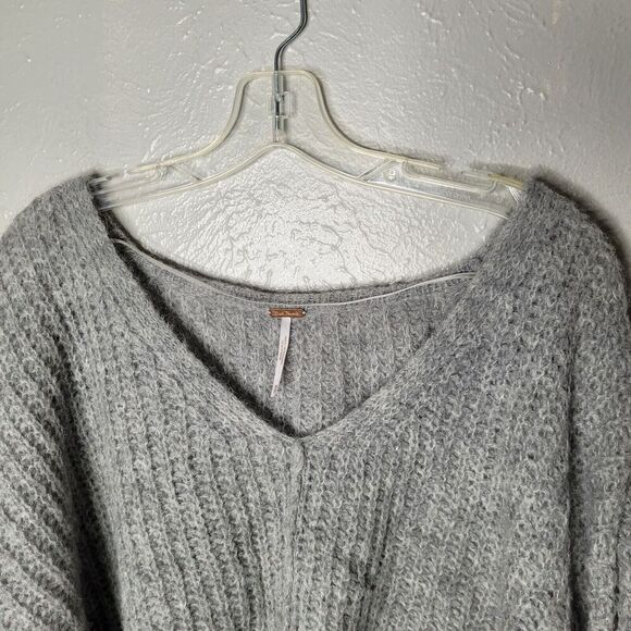 Free People Grey Womens Moonbeam Alpaca Sweater Size XS oversized cropped - Picture 3 of 8